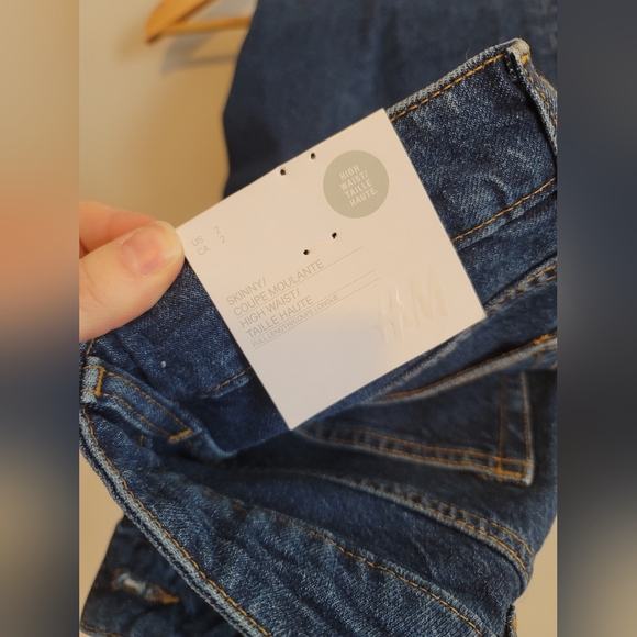 Blue Jeans - Picture 2 of 4